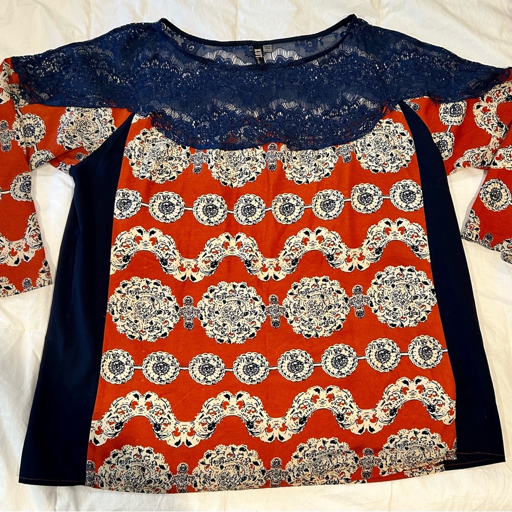 Kut from the Kloth Lace Detail 3/4 Sleeve Blouse